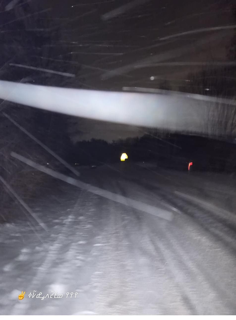 windshield · winter · oncoming